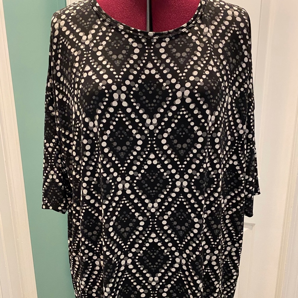 LuLaRoe Irma Tunic